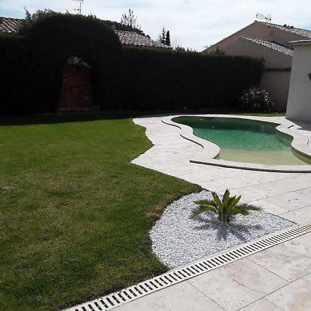 Yofanto Apartamento Sénas Exterior foto