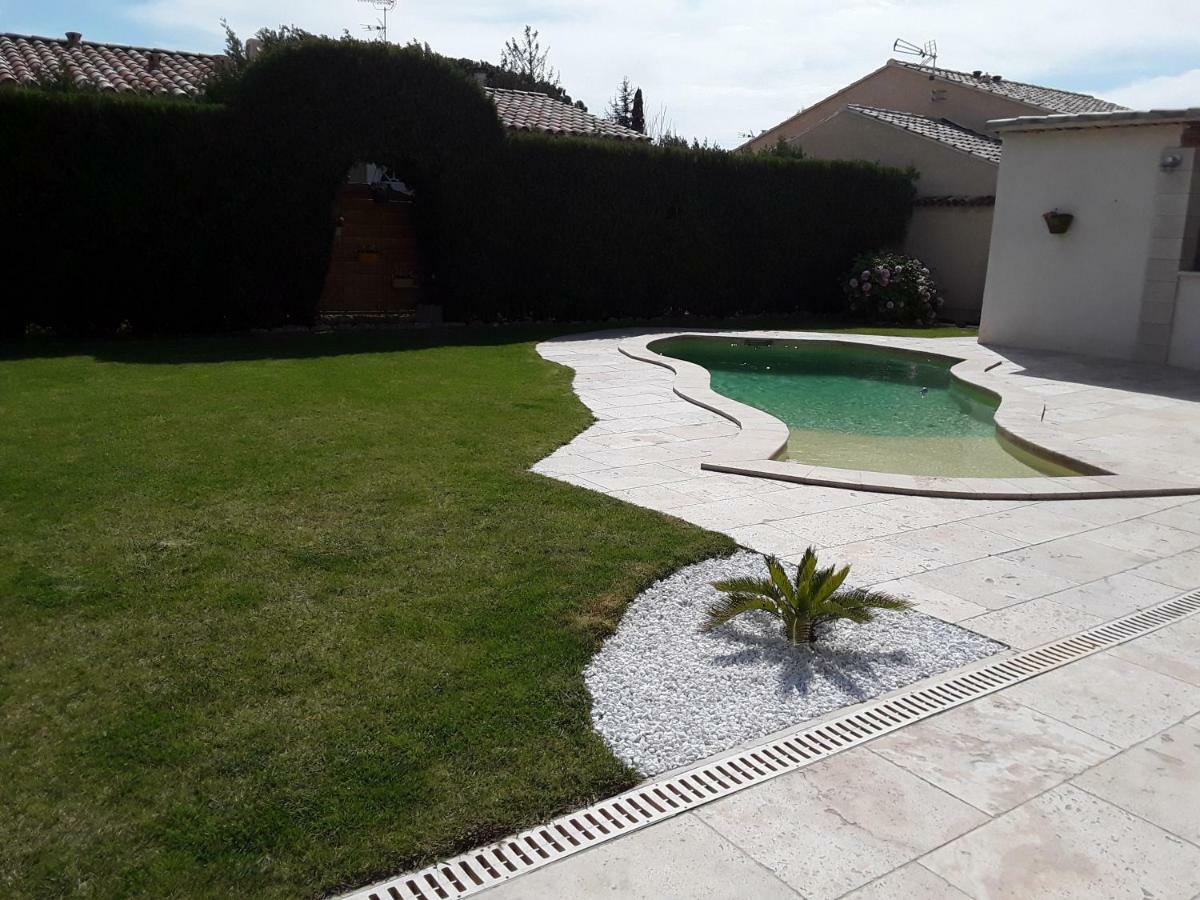 Yofanto Apartamento Sénas Exterior foto
